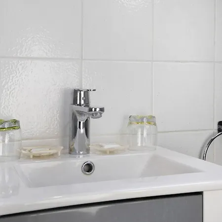 D'hotes A Bed & Breakfast 3*